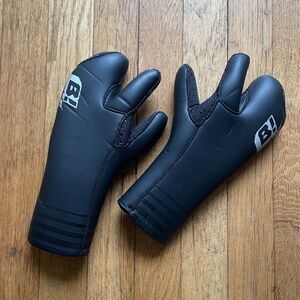Buell Surf 7mm Lobster Gloves unisex Small.